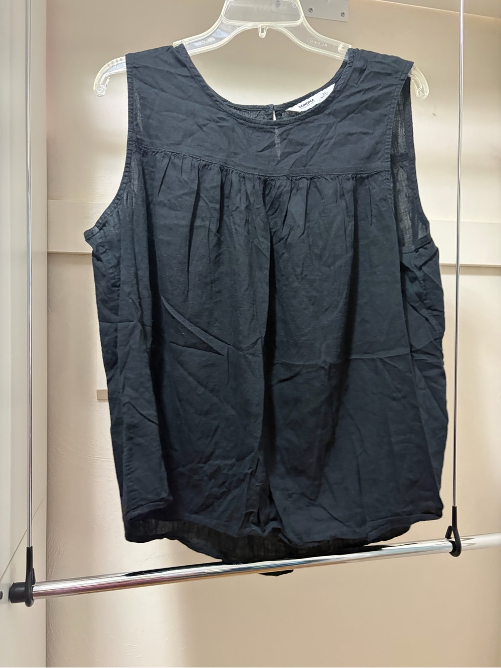 Sonoma Black Sleeveless Gathered Yoke Tank